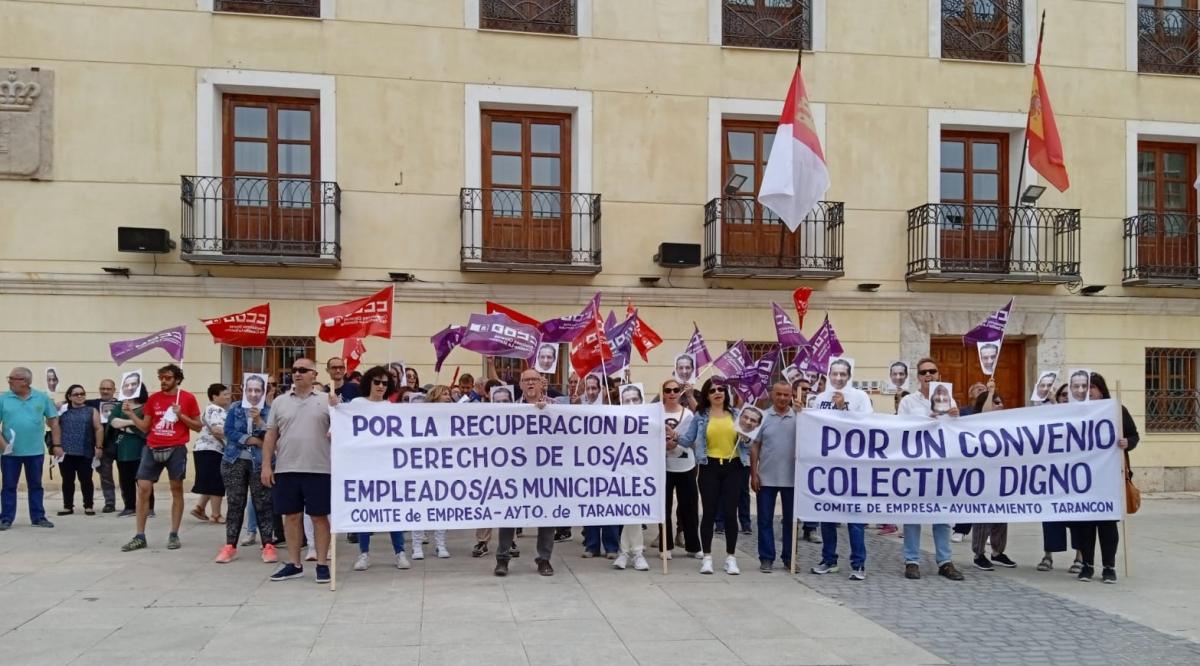 Concentracin del personal del Ayuntamiento de Tarancn
