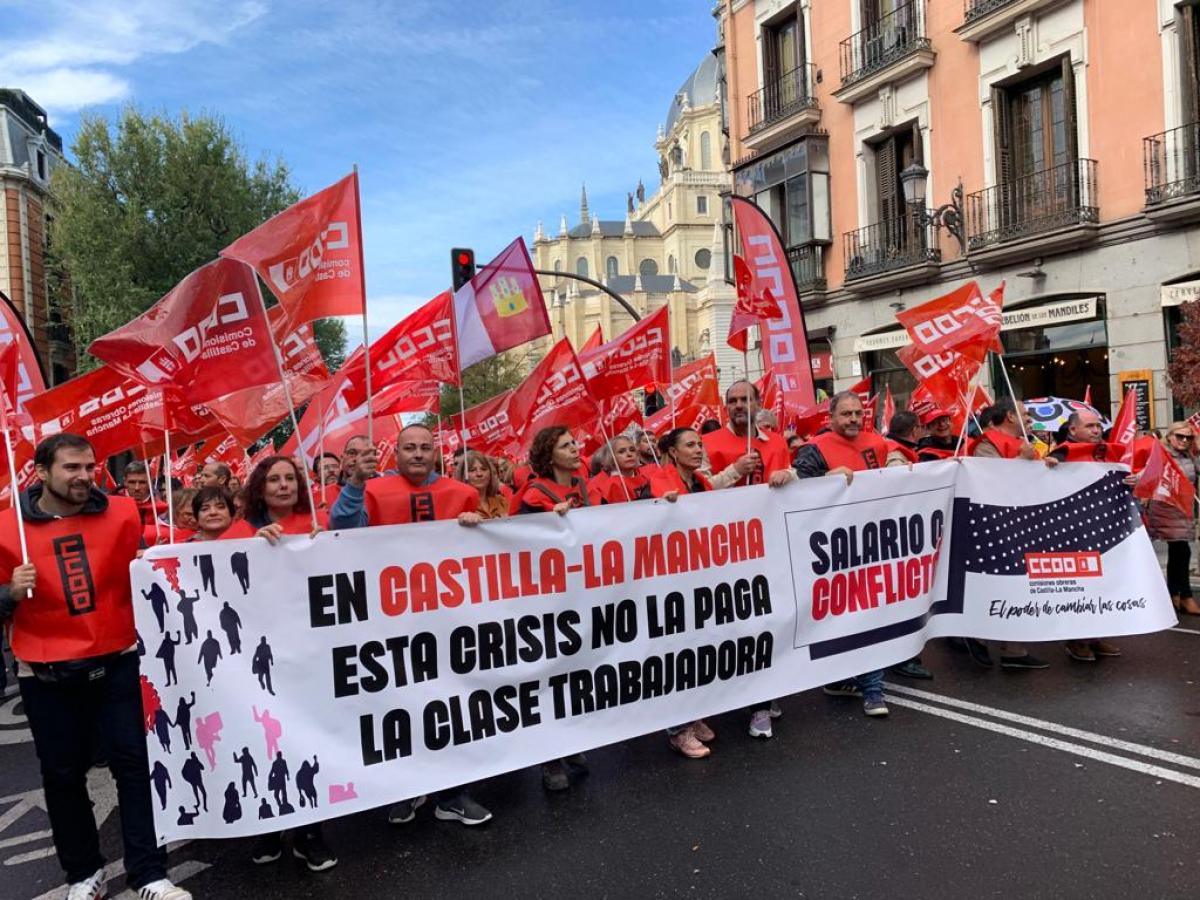 #SalarioOConflicto Manifestación en Madrid para exigir la subida de los salarios