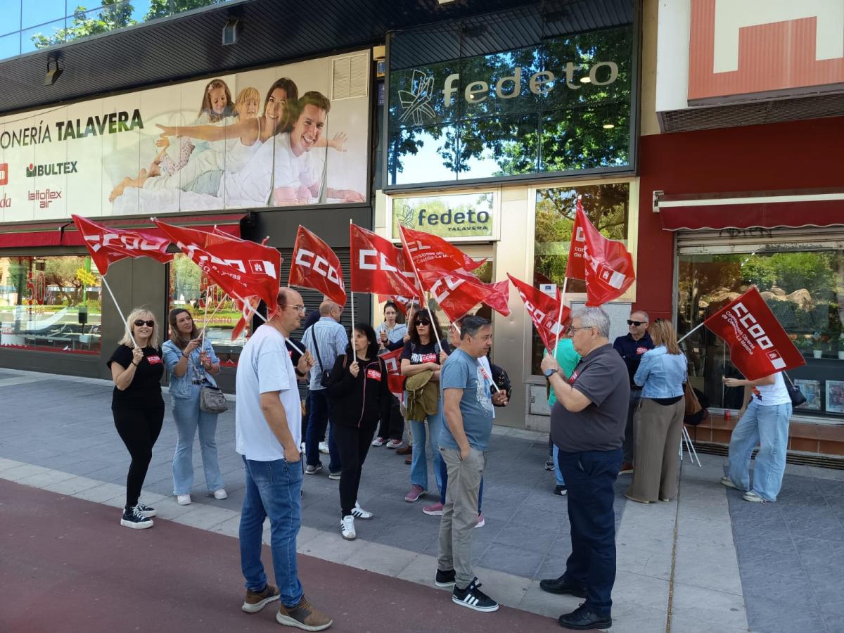 Concentración frente a la patronal Fedeto en Talavera con motivo del Día Mundial de la Seguridad y Salud en el Trabajo