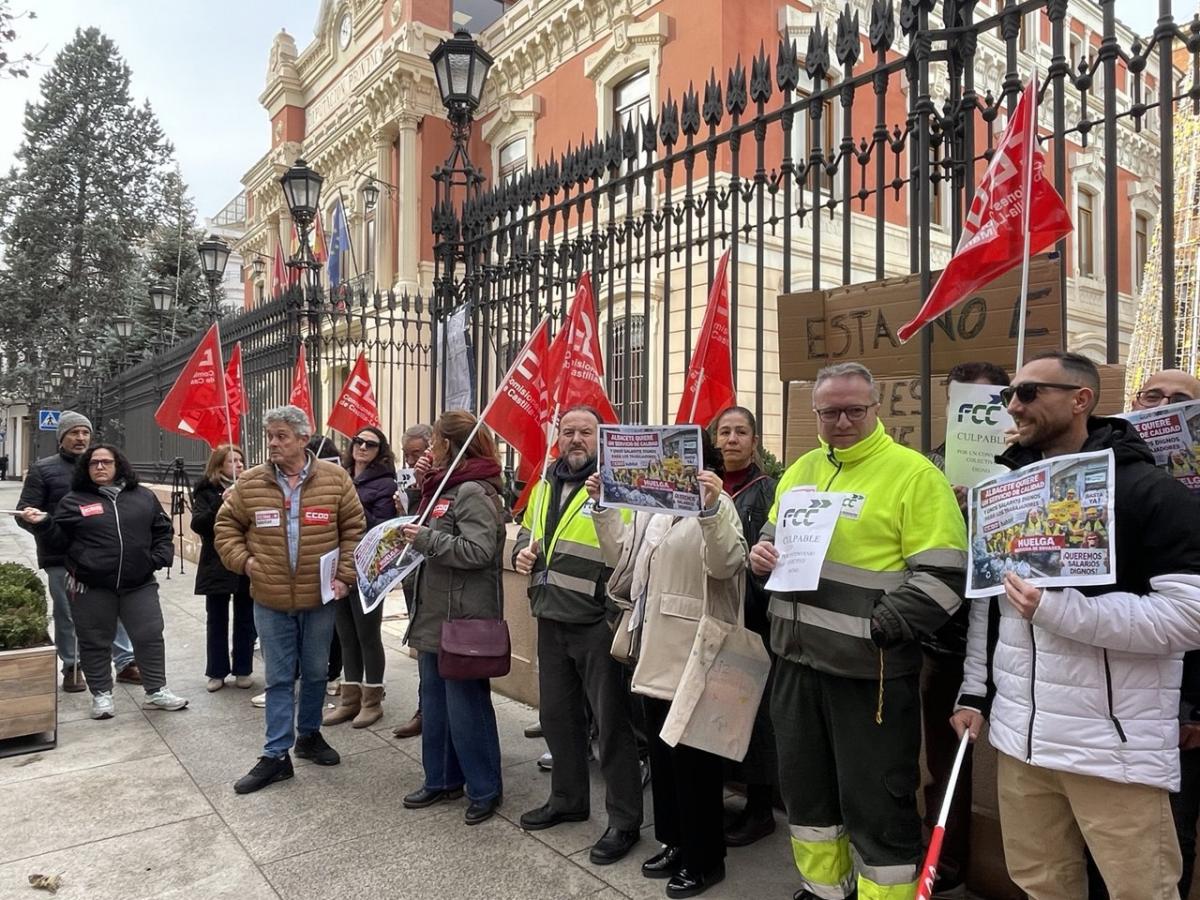 Huelga del servicio de recogida de envases prestado por la empresa FCC