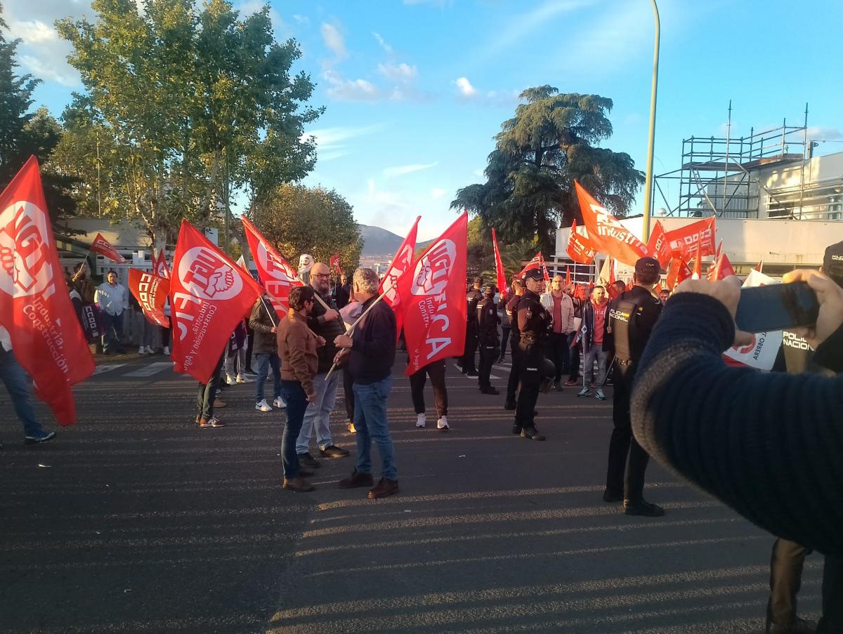 Huelga en Navec Puertollano