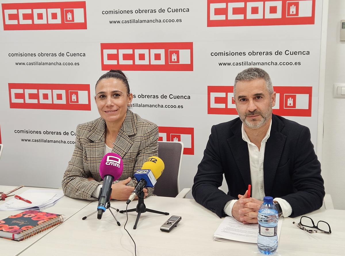 Mara Jos Mesas y Carlos Hortelano, en rueda de prensa hoy en CCOO Cuenca