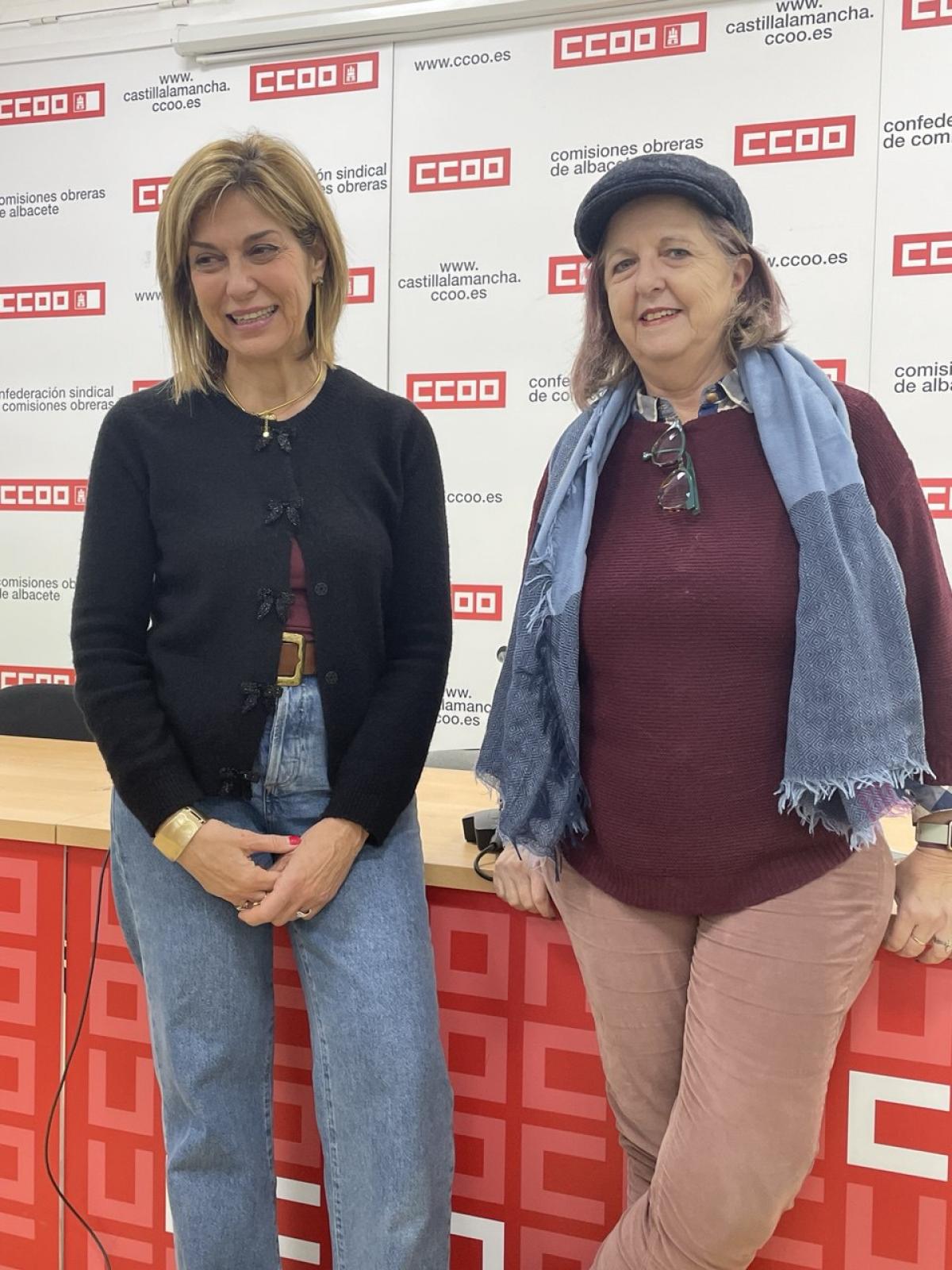 Carmen Juste (izq.) junto a Inma Gonzlez de Colectivo sin Fronteras.