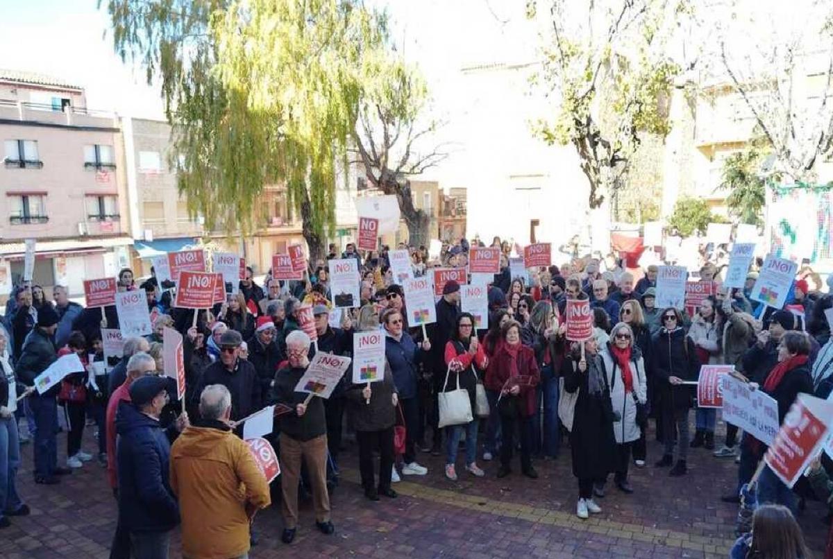Concentración de protesta por el proyecto del macrovertedero en Fuente Álamo