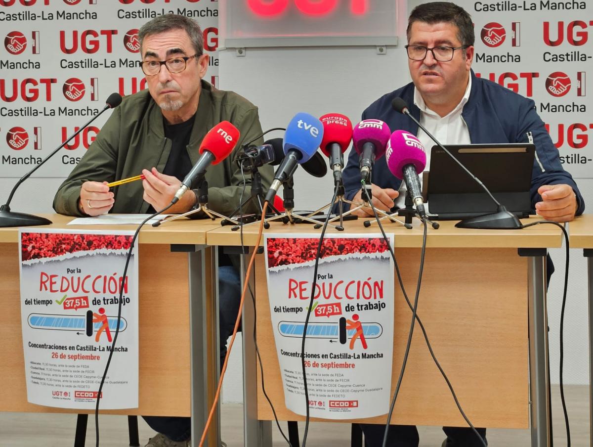 Paco de la Rosa, secretario general de CCOO CLM, y Javier Gonzlez, de la Gestora de UGT