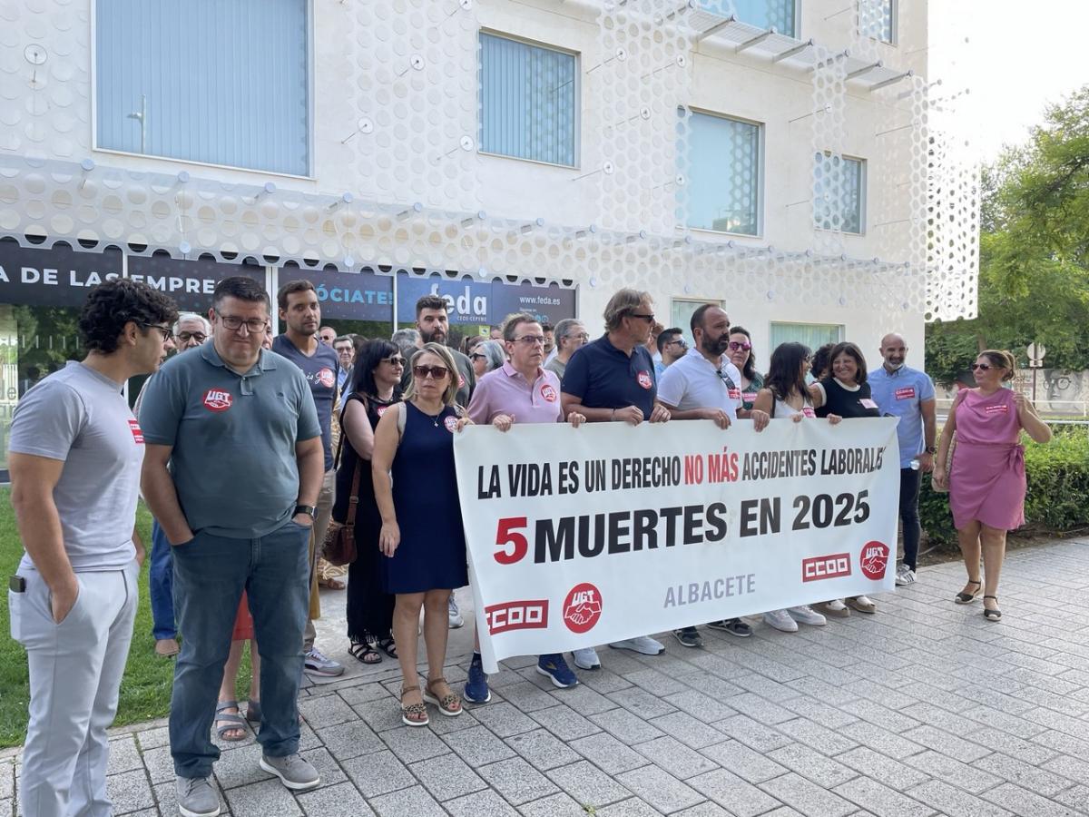Concentracin en Albacete por las dos personas trabajadoras fallecidas recientemente