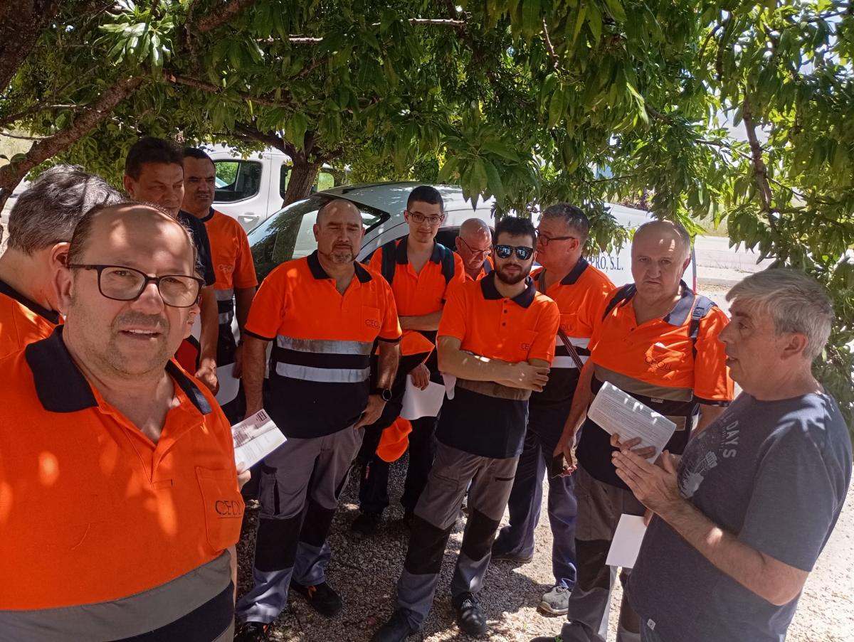 Asamblea con trabajadores del Centro Especial de Empleo de CEOLI en Sesea