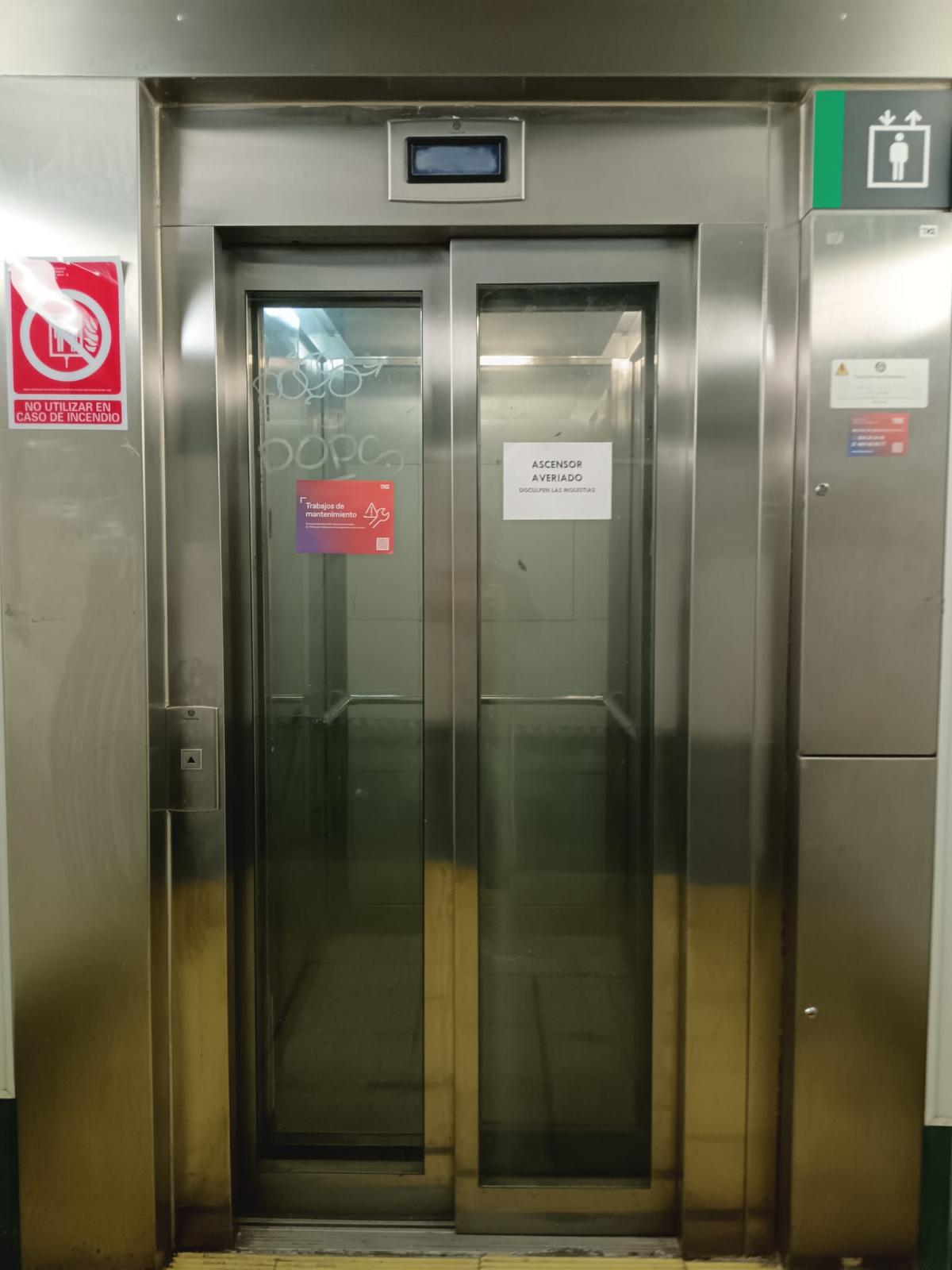 Dos de los tres ascensores de la Estacin de Alczar estn fuera de servicio