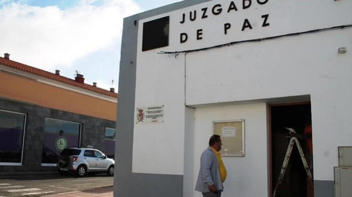 Antiguo juzgado de paz, ahora Oficina de Justicia en Municipio