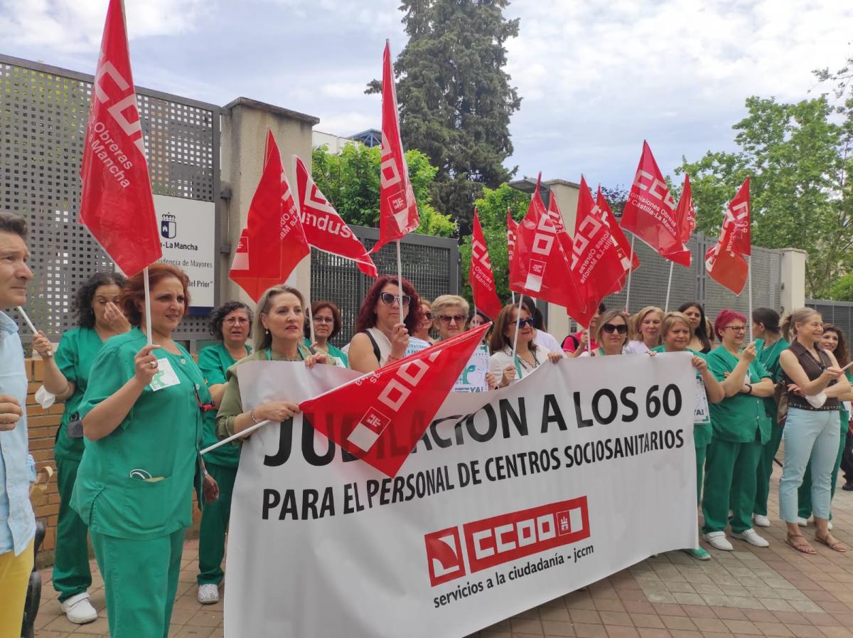 Movilización en Puertollano para reivindicar la jubilación a los 60 años en el sector sociosanitario