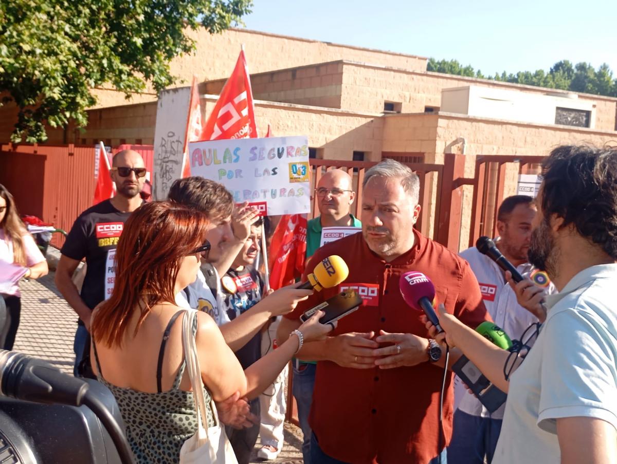 Concentración en Talavera para exigir la climatización de los centros públicos educativos