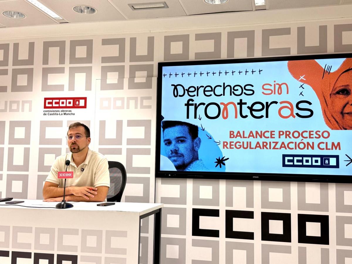 Juan Carlos del Puerto informando sobre el cierre del proceso de regularización extraordinario